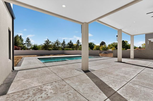 416 Bledsoe Road NW, Albuquerque, NM 87107