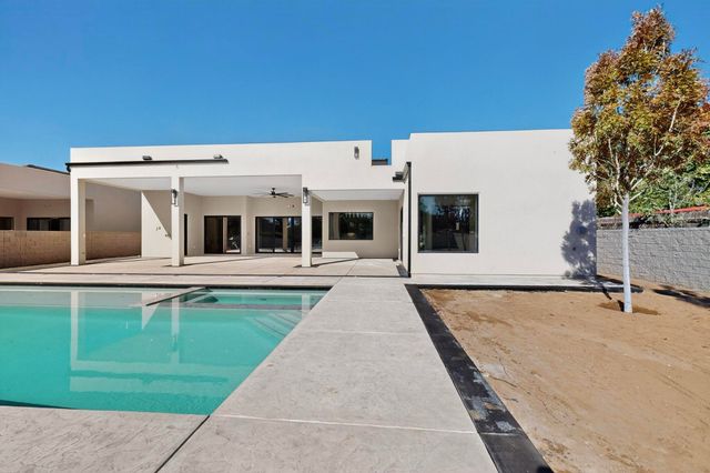 416 Bledsoe Road NW, Albuquerque, NM 87107