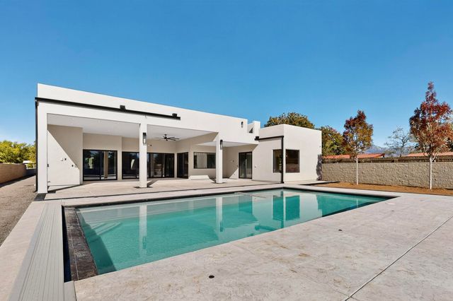 416 Bledsoe Road NW, Albuquerque, NM 87107