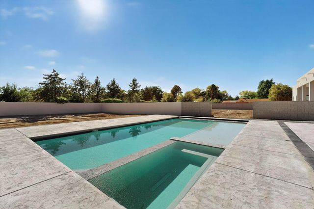 416 Bledsoe Road NW, Albuquerque, NM 87107