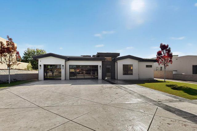 416 Bledsoe Road NW, Albuquerque, NM 87107