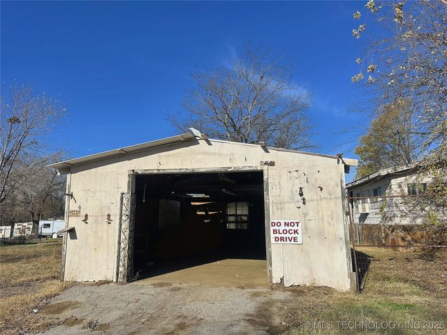 301 N Lee Street, Fort Gibson, OK 74434
