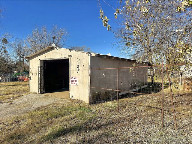 301 N Lee Street, Fort Gibson, OK 74434