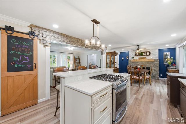 8 W Lockhaven CT Court, Edwardsville, IL 62025