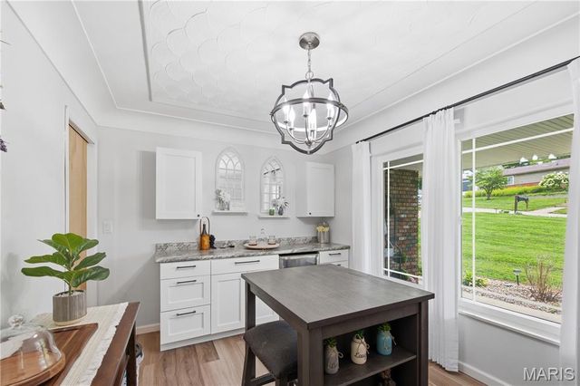 8 W Lockhaven CT Court, Edwardsville, IL 62025