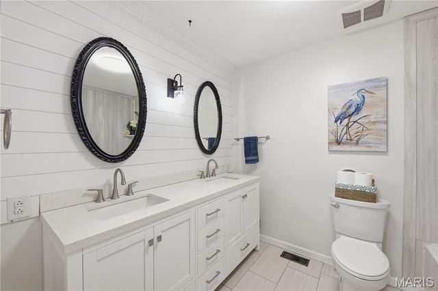 8 W Lockhaven CT Court, Edwardsville, IL 62025