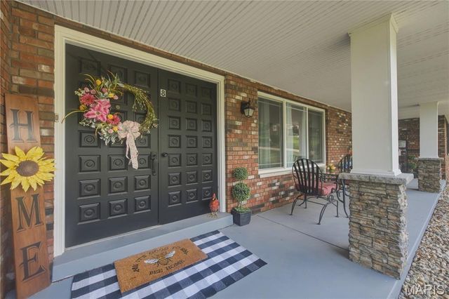 8 W Lockhaven CT Court, Edwardsville, IL 62025