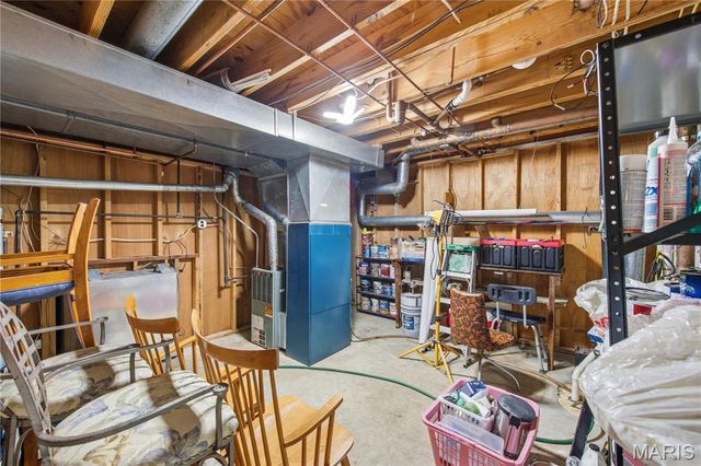 8 W Lockhaven CT Court, Edwardsville, IL 62025