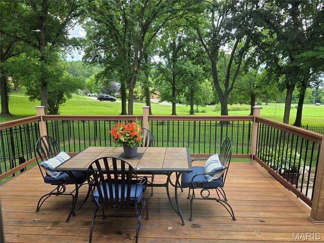 8 W Lockhaven CT Court, Edwardsville, IL 62025