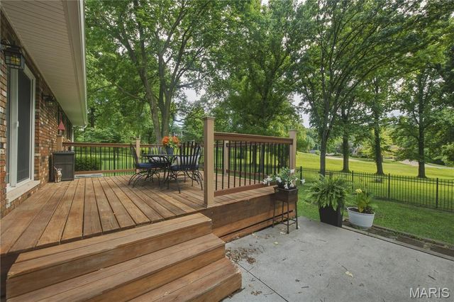 8 W Lockhaven CT Court, Edwardsville, IL 62025