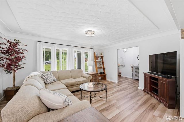 8 W Lockhaven CT Court, Edwardsville, IL 62025