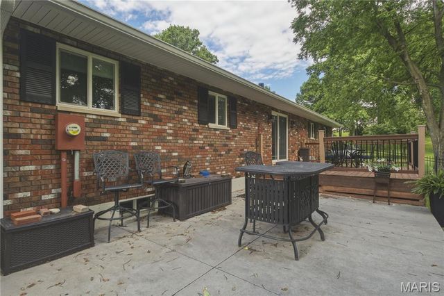 8 W Lockhaven CT Court, Edwardsville, IL 62025