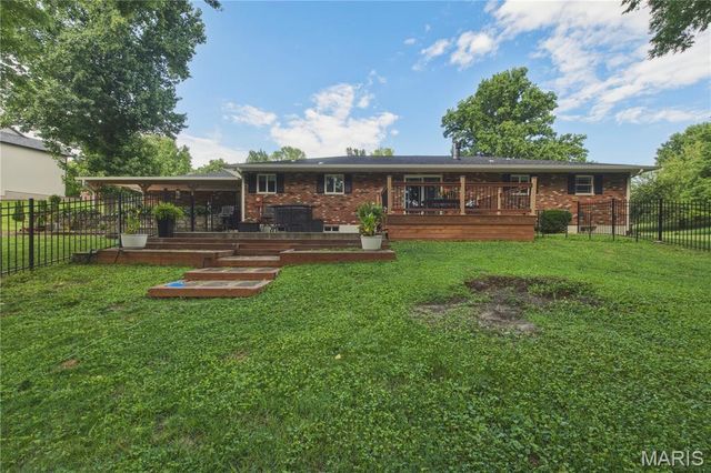 8 W Lockhaven CT Court, Edwardsville, IL 62025