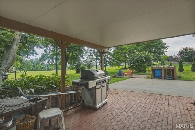 8 W Lockhaven CT Court, Edwardsville, IL 62025
