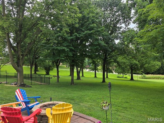 8 W Lockhaven CT Court, Edwardsville, IL 62025