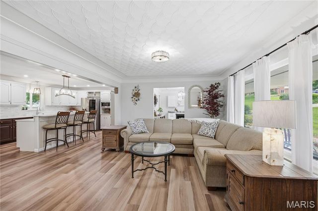 8 W Lockhaven CT Court, Edwardsville, IL 62025