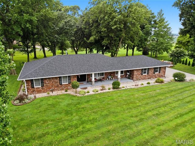 8 W Lockhaven CT Court, Edwardsville, IL 62025