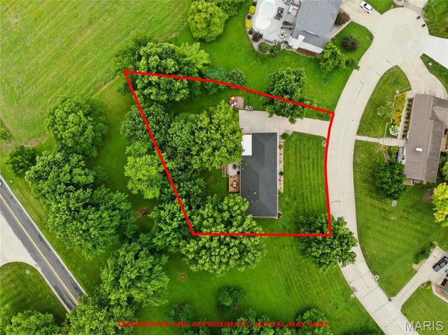 8 W Lockhaven CT Court, Edwardsville, IL 62025