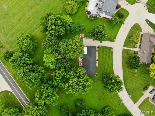 8 W Lockhaven CT Court, Edwardsville, IL 62025