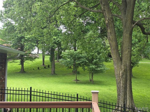 8 W Lockhaven CT Court, Edwardsville, IL 62025