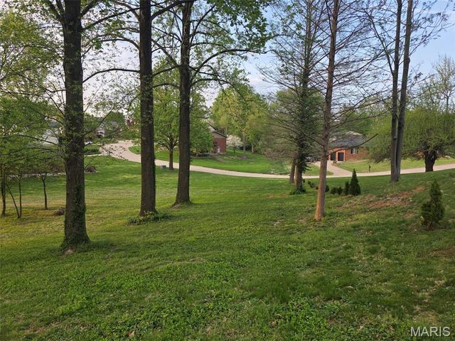 8 W Lockhaven CT Court, Edwardsville, IL 62025