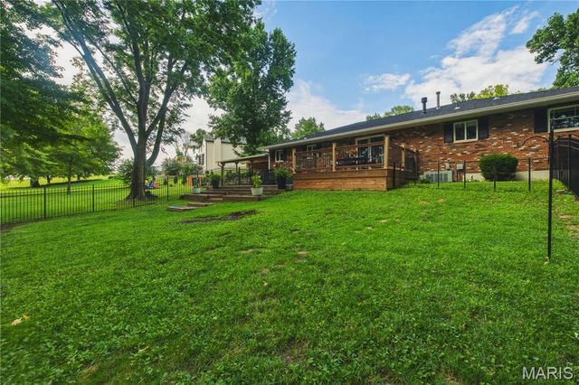 8 W Lockhaven CT Court, Edwardsville, IL 62025