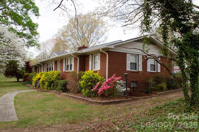 4646 Rainbow Drive, Kannapolis, NC 28081