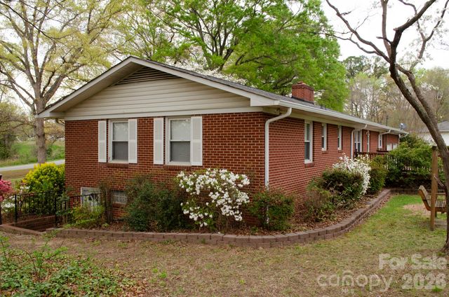 4646 Rainbow Drive, Kannapolis, NC 28081