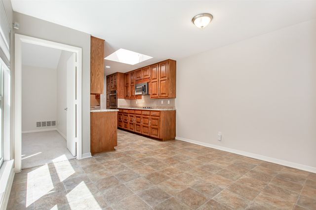 6807 Anglebluff Circle, Dallas, TX 75248