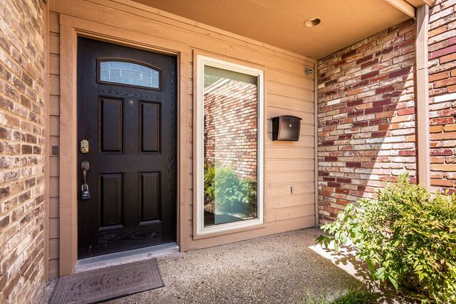 6807 Anglebluff Circle, Dallas, TX 75248