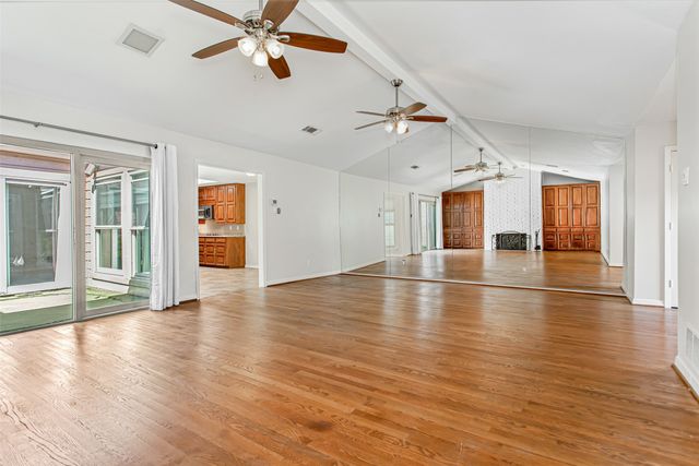 6807 Anglebluff Circle, Dallas, TX 75248