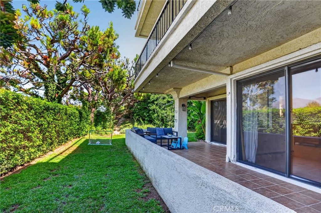 Image 32 of property listing at 27871 Esporlas 27, Mission Viejo, CA 92692