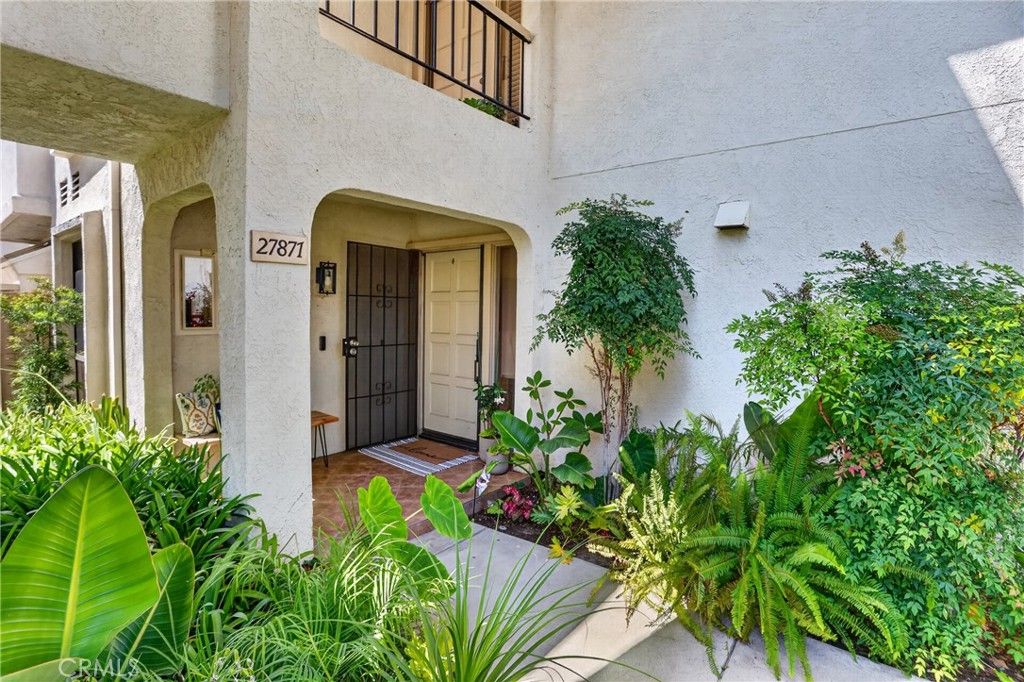Image 33 of property listing at 27871 Esporlas 27, Mission Viejo, CA 92692