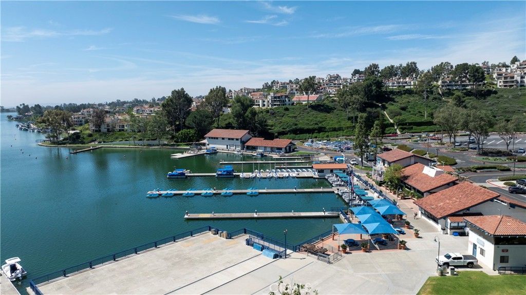 Image 39 of property listing at 27871 Esporlas 27, Mission Viejo, CA 92692