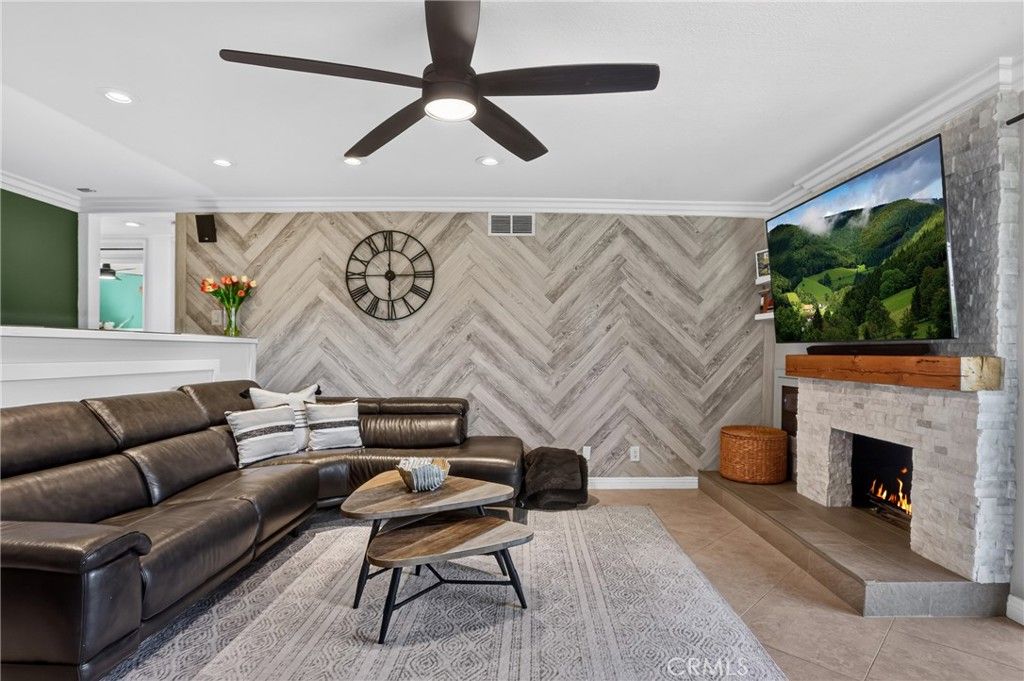Image 7 of property listing at 27871 Esporlas 27, Mission Viejo, CA 92692