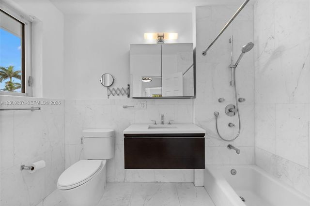 114 3 San Marino Ter, Miami Beach, FL 33139