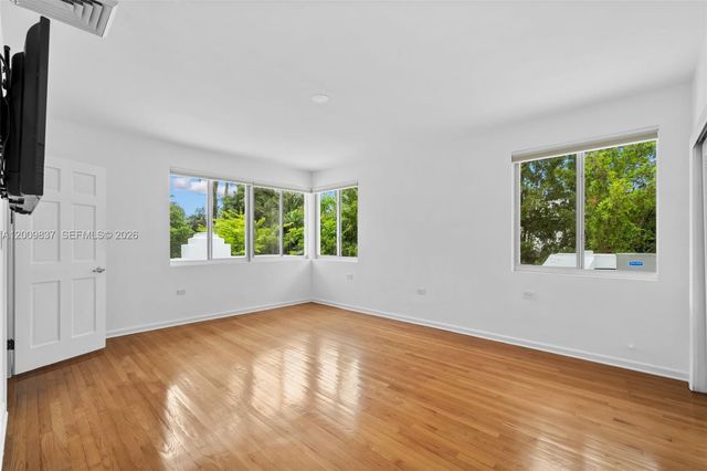 114 3 San Marino Ter, Miami Beach, FL 33139