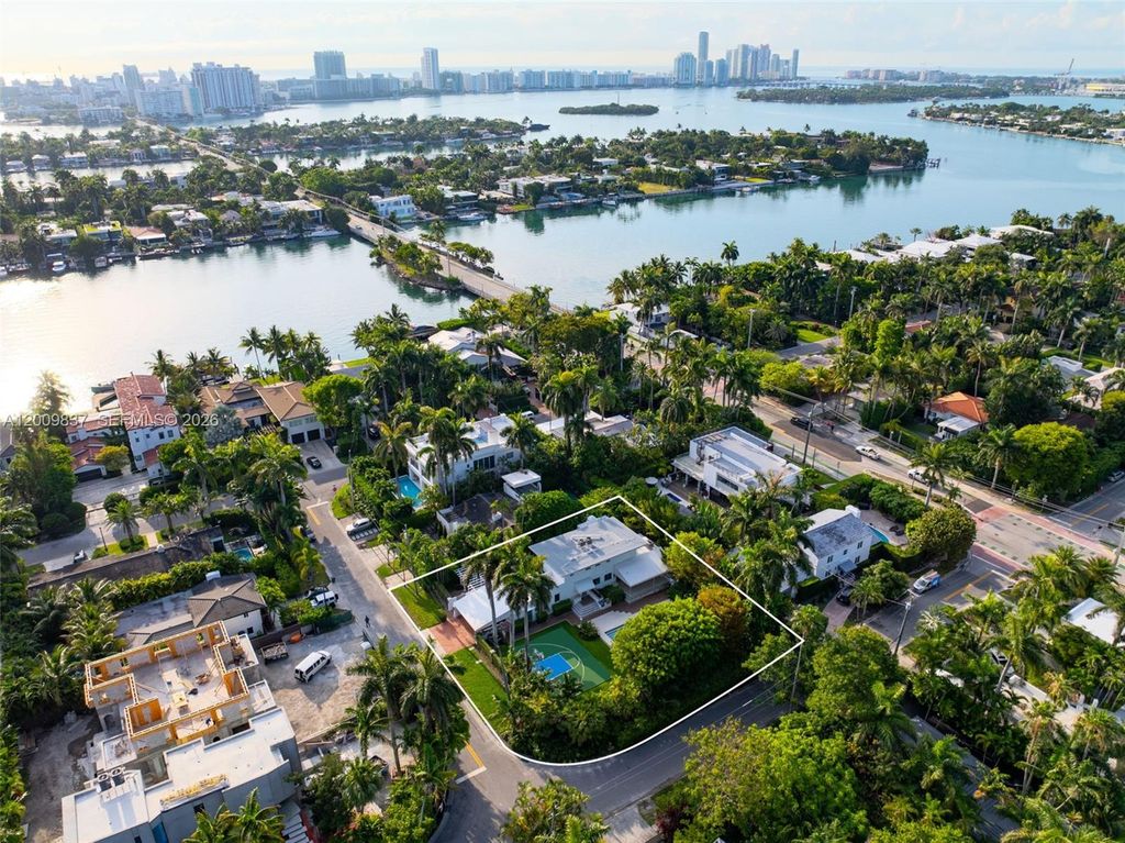 114 3 San Marino Ter, Miami Beach, FL 33139