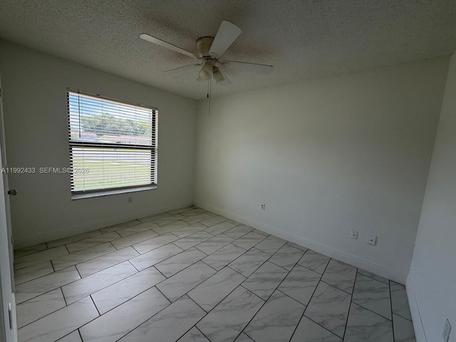 2356 Royal Oaks Boulevard, Kissimmee, FL 34744