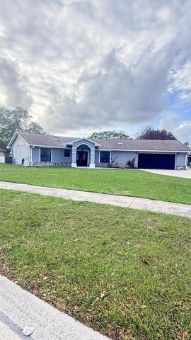 2356 Royal Oaks Boulevard, Kissimmee, FL 34744