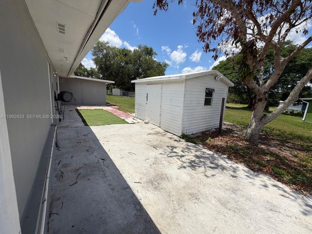 2356 Royal Oaks Boulevard, Kissimmee, FL 34744