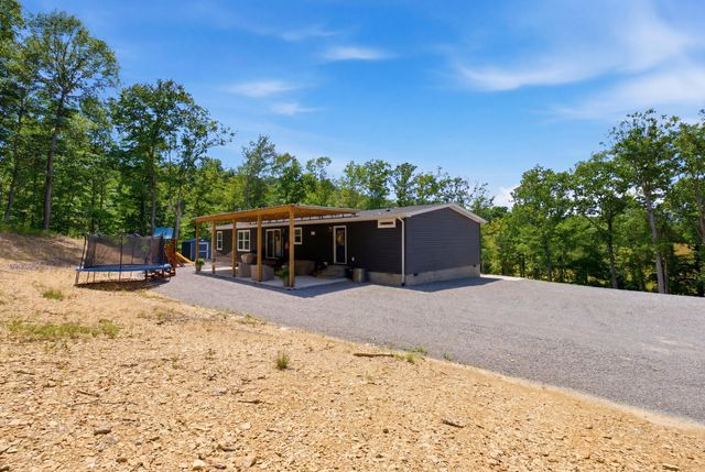 779 Narrow Gap Road, Paint Lick, KY 40461
