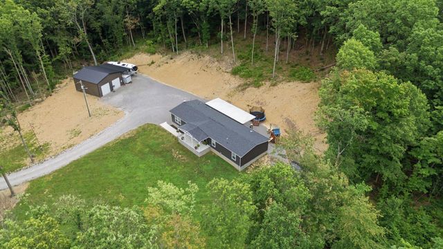 779 Narrow Gap Road, Paint Lick, KY 40461
