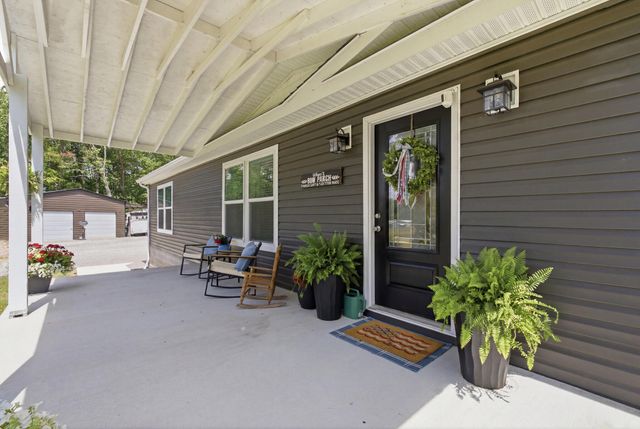 779 Narrow Gap Road, Paint Lick, KY 40461