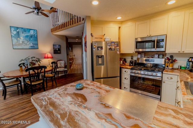 8 Hidden Harbor Drive, Point Pleasant, NJ 08742