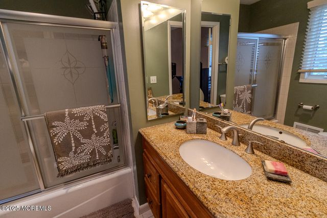 8 Hidden Harbor Drive, Point Pleasant, NJ 08742