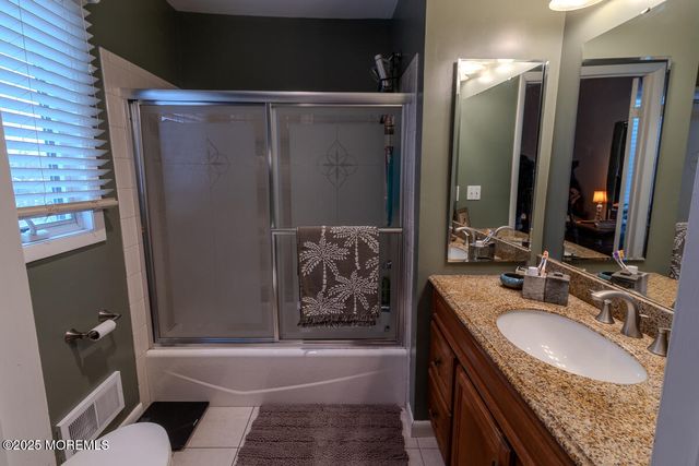 8 Hidden Harbor Drive, Point Pleasant, NJ 08742