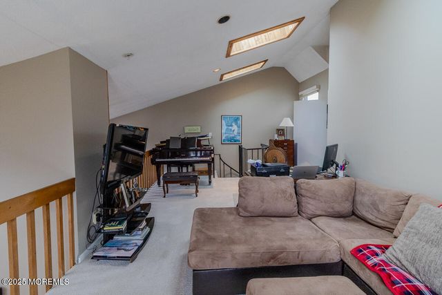 8 Hidden Harbor Drive, Point Pleasant, NJ 08742