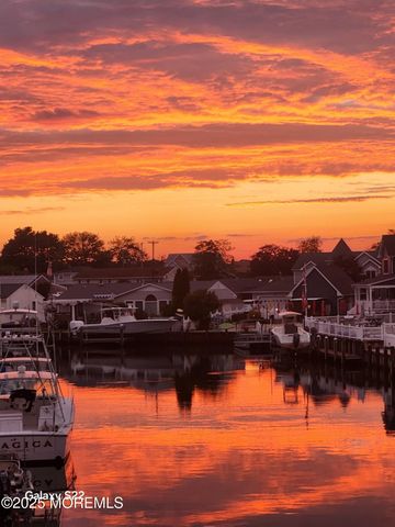 8 Hidden Harbor Drive, Point Pleasant, NJ 08742