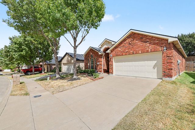 8738 Misty Bluff Court, Dallas, TX 75249